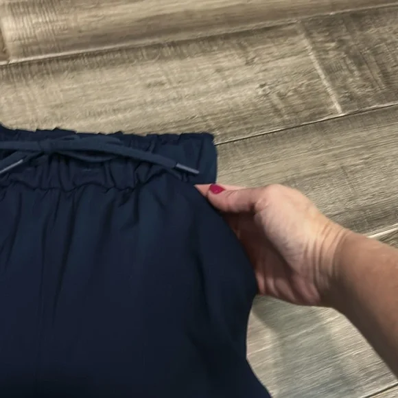 EUC Lululemon Keep Moving Pant 7/8 High-Rise 0 - Picture 10 of 12